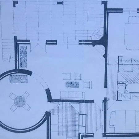 Deluxe Vistamar Hotel